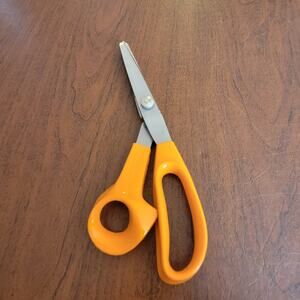 Fiskars Pinking Shears Scissors  For Right-Handed Users Orange. Made in USA